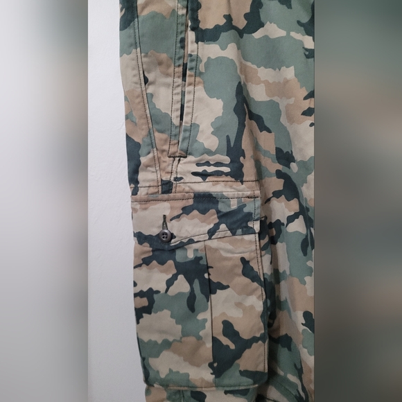 Mens size 36 Levi's Camo utility shorts - Picture 2 of 8